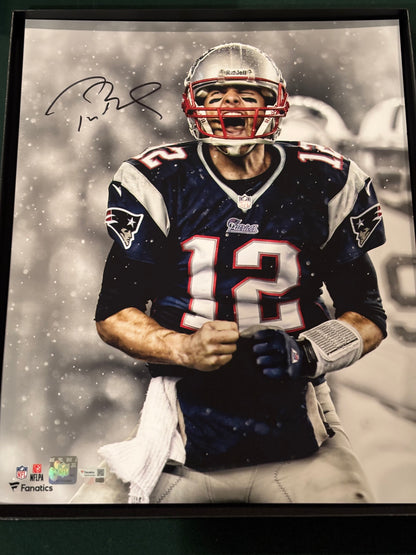 Autographed New England Patriots Tom Brady 16" x 20" Screaming Photograph
